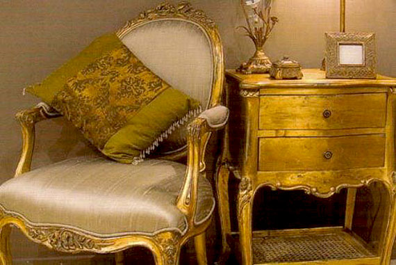 bed-chairs-swisshorn-gold-palace