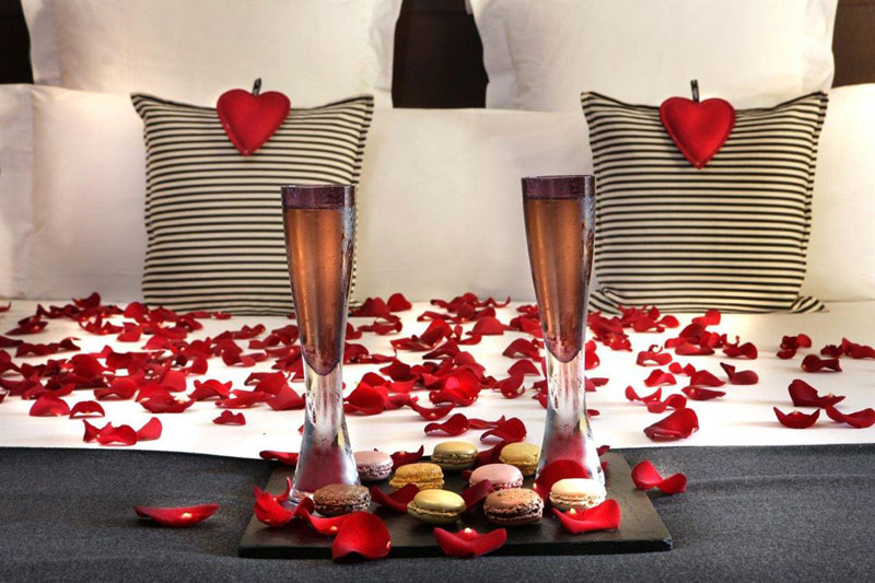 Valentines-hotel-room